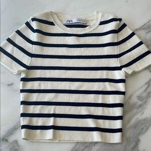 Zara Women’s Striped Navy and White short sleeve fitted top-small
